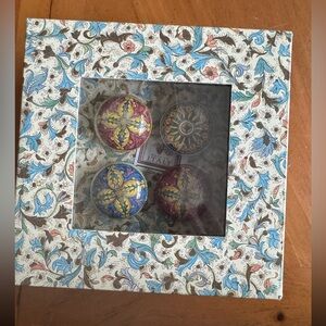 Decorative Ceramic Knobs Set with Floral Design
